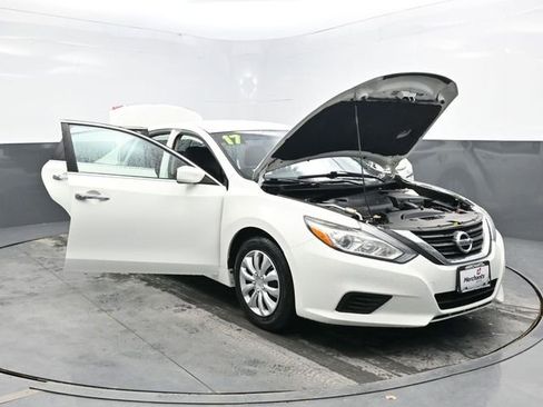 Used 2017 Nissan Altima 2.5 S FWD image 31