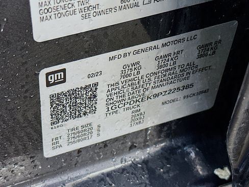 Used 2023 Chevrolet Silverado 1500 LT AWD/4WD image 12
