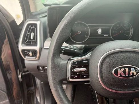 Used 2021 Kia Sorento LX FWD image 17