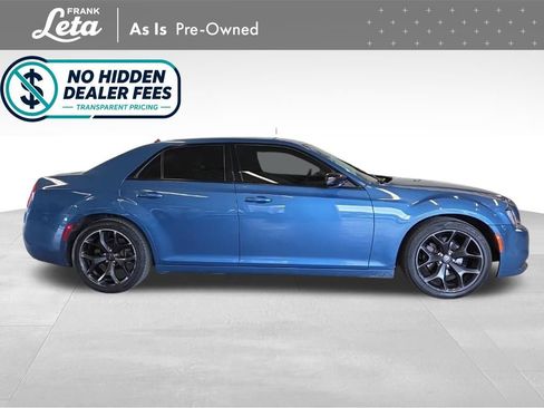 Used 2020 Chrysler 300 Touring w/ Sport Appearance Package RWD image 7