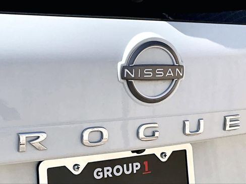 Used 2023 Nissan Rogue S image 12