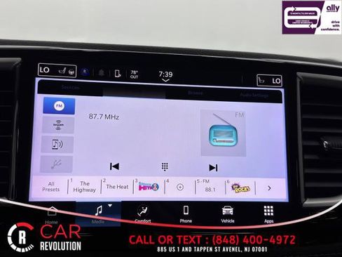Used 2022 Chrysler Pacifica Touring-L image 34