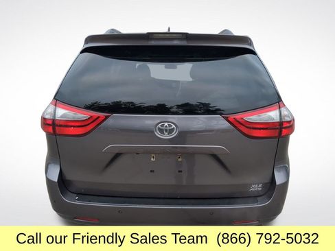Used 2018 Toyota Sienna XLE Premium image 5