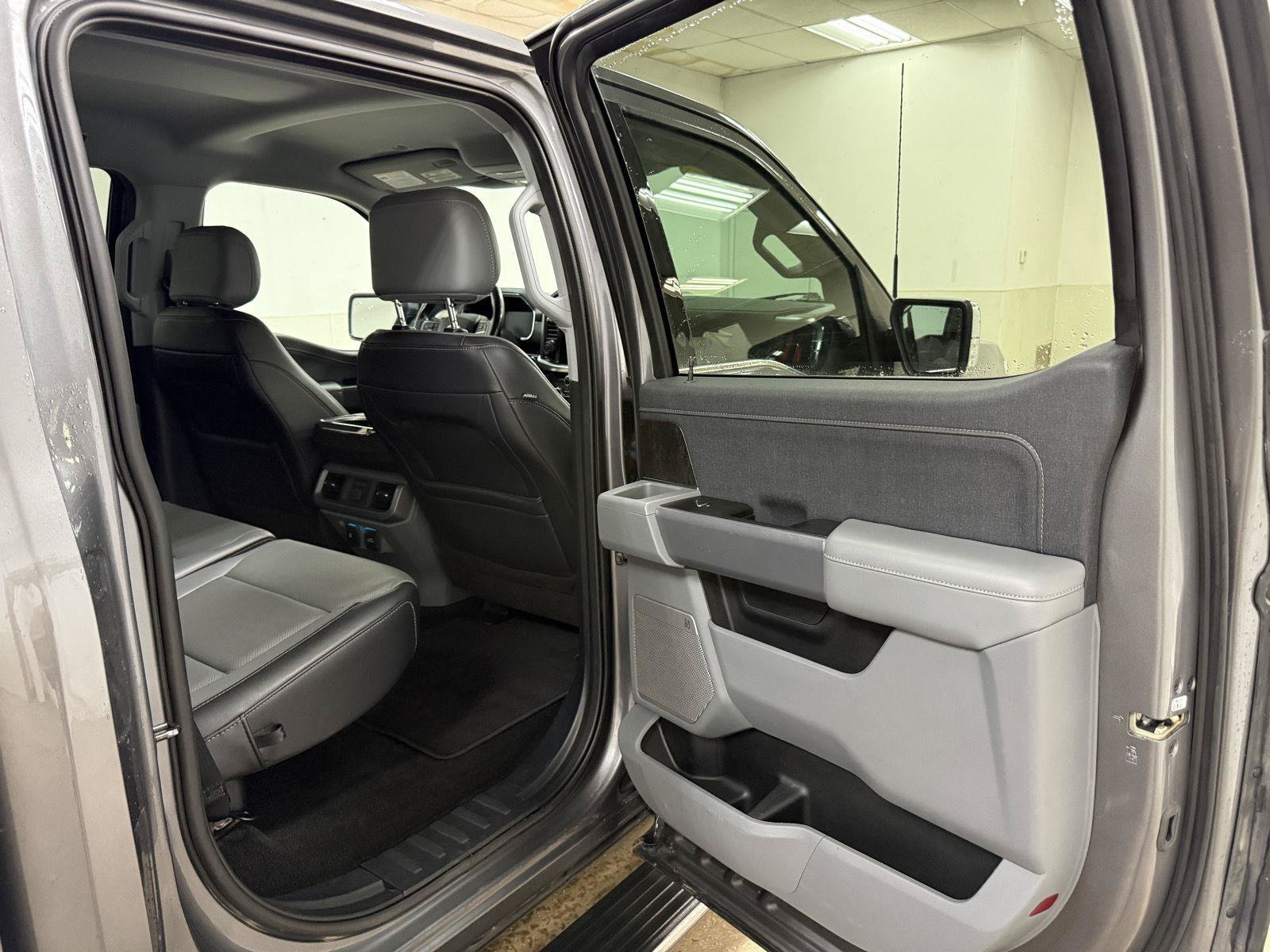 Used 2021 Ford F150 Lariat w/ Equipment Group 502A High AWD/4WD image 28