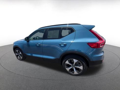 Used 2024 Volvo XC40 B5 Core AWD/4WD image 10