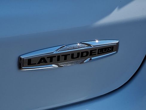 Certified 2023 Jeep Compass Latitude AWD/4WD image 31