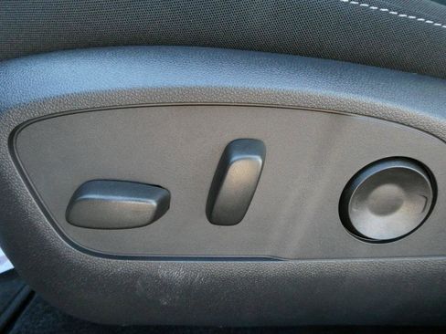 New 2026 Chevrolet Equinox EV LT image 19