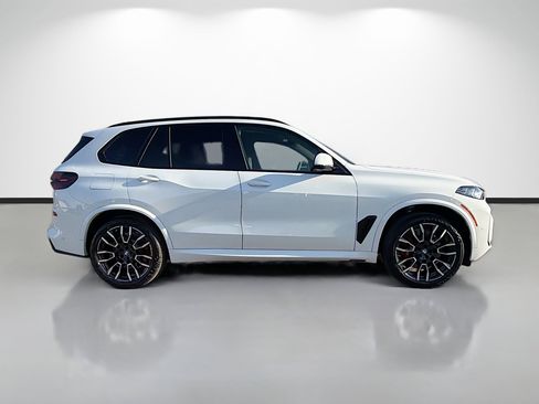 New 2026 BMW X5 xDrive50e image 2