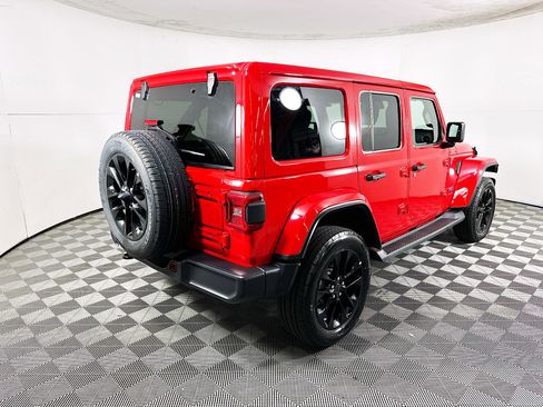 Used 2025 Jeep Wrangler Sahara image 3
