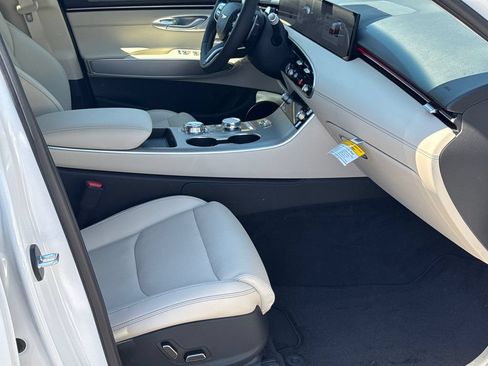 New 2026 Genesis GV70 2.5T Select AWD/4WD image 13