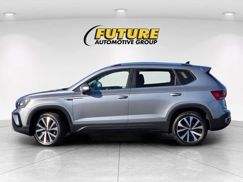 Used 2024 Volkswagen Taos SE FWD image 9