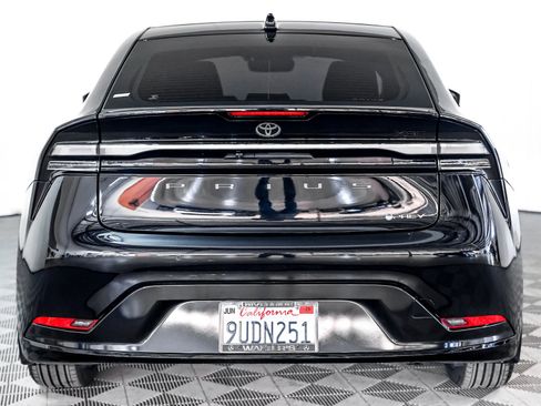 Used 2025 Toyota Prius Plug-In Hybrid image 10