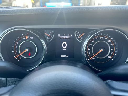 Used 2023 Jeep Gladiator Sport AWD/4WD image 17
