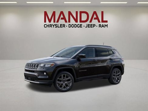 New 2026 Jeep Compass Latitude AWD/4WD image 2