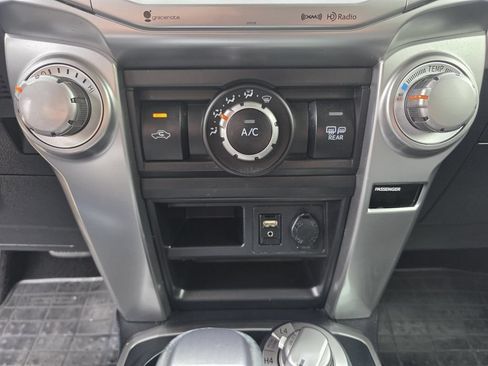 Used 2016 Toyota 4Runner SR5 AWD/4WD image 24