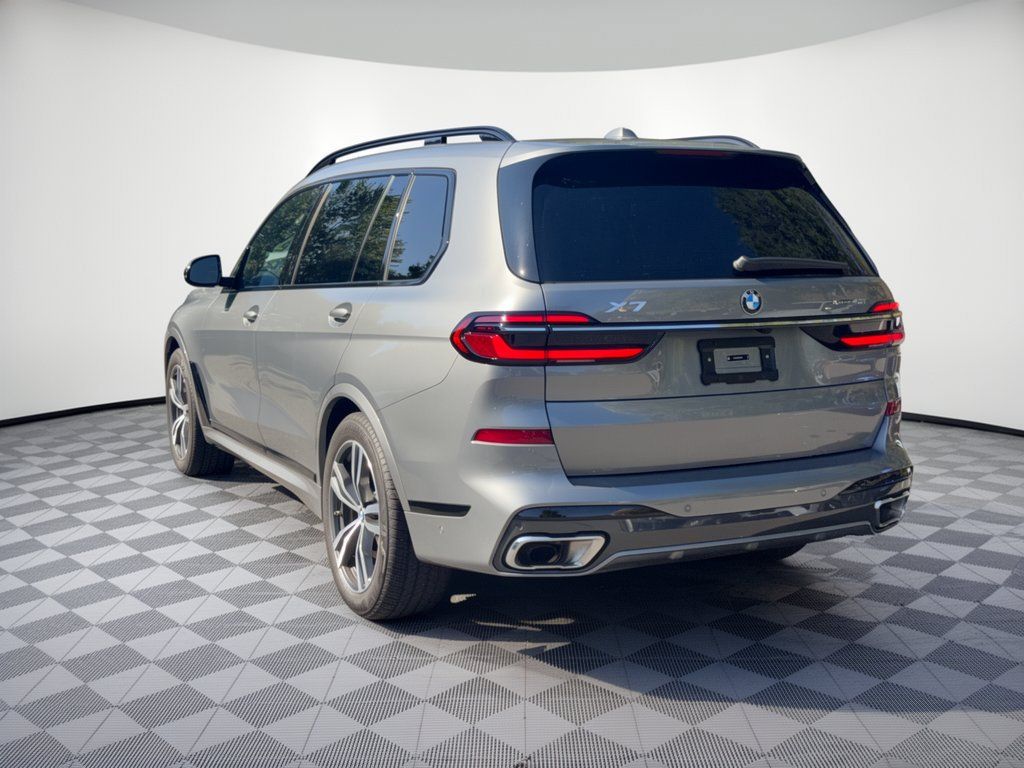 Used 2026 BMW X7 xDrive40i w/ Executive Package AWD/4WD image 3