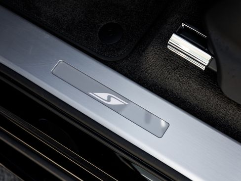 Used 2024 Bentley Bentayga image 33