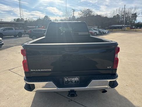 Used 2023 Chevrolet Silverado 2500 LT w/ Convenience Package image 5