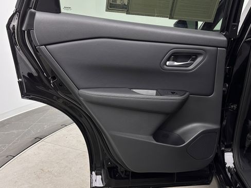 Used 2026 Nissan Rogue SV image 25