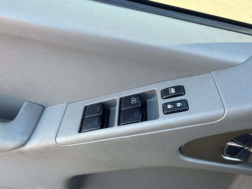 Used 2020 Nissan Frontier SV w/ Midnight Edition Floor Mats RWD image 15