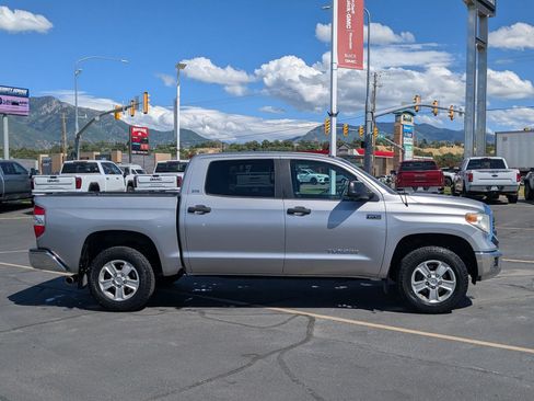 Used 2015 Toyota Tundra SR5 w/ SR5 Upgrade Package AWD/4WD image 2