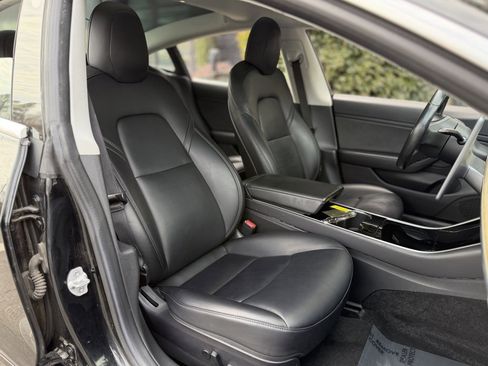 Used 2018 Tesla Model 3 image 34