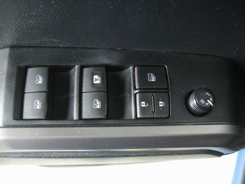 Used 2019 Toyota Tacoma SR5 image 12