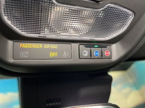 Used 2024 Chevrolet Trax RS w/ Sunroof Package image 46