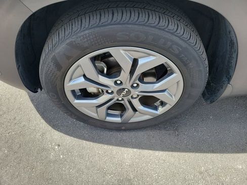 Used 2024 Kia Seltos S FWD image 6