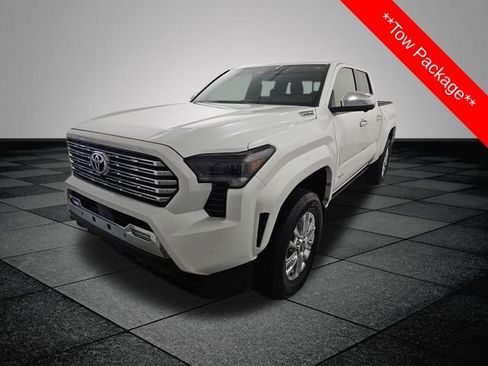 Used 2025 Toyota Tacoma Limited AWD/4WD image 3