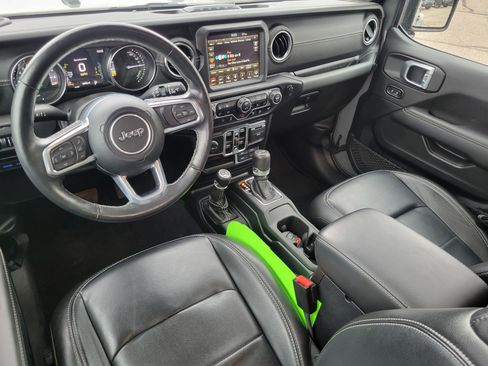 Used 2021 Jeep Wrangler Unlimited Sahara w/ Cold Weather Group AWD/4WD image 20