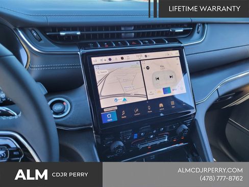 New 2025 Jeep Grand Cherokee Overland w/ Luxury Tech Group IV image 24