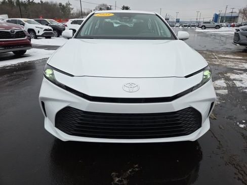 Used 2025 Toyota Camry LE image 2