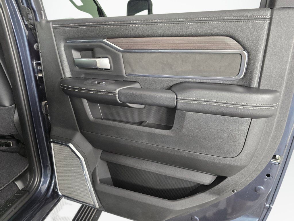 New 2026 RAM 2500 Laramie AWD/4WD image 39