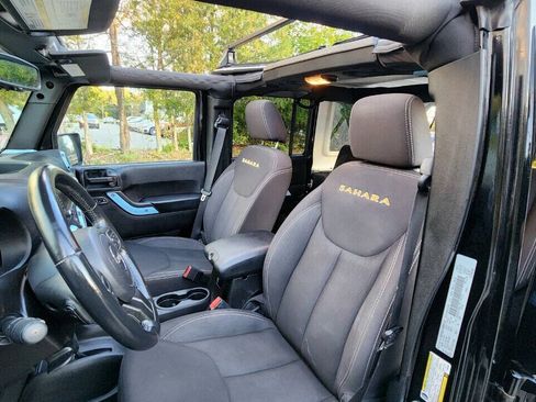 Used 2015 Jeep Wrangler Unlimited Sahara AWD/4WD image 29
