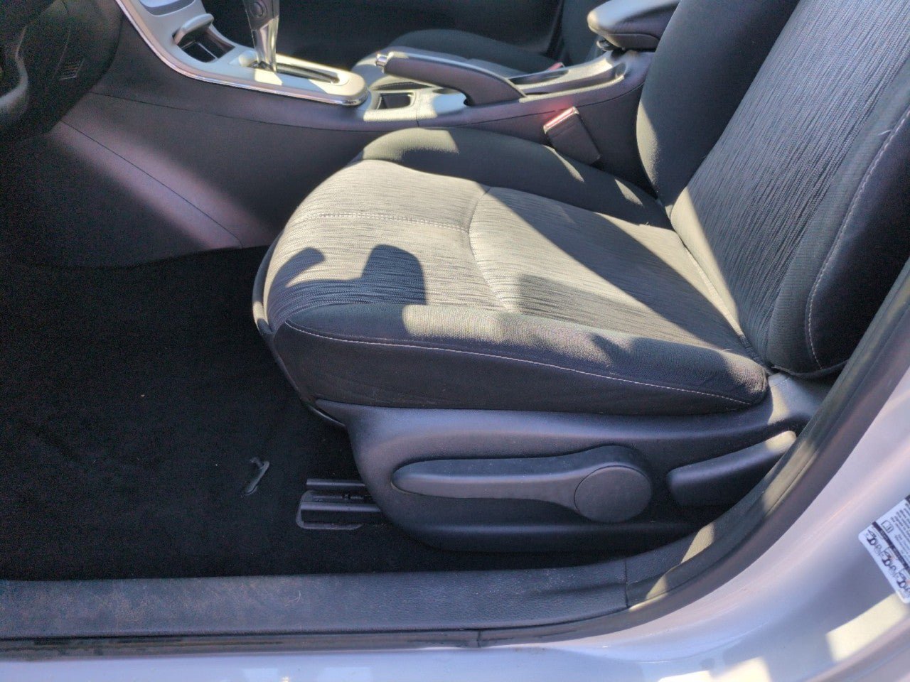 Used 2015 Nissan Sentra SV FWD image 13