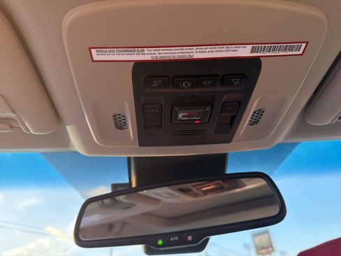 Used 2020 Toyota Avalon XLE image 23