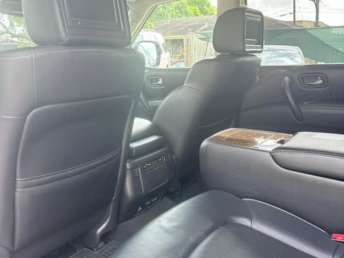 Used 2017 INFINITI QX80 2WD w/ Driver Assistance Package image 6