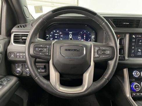 Used 2024 GMC Yukon Denali w/ Advanced Technology Package image 19