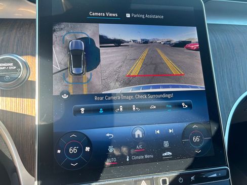 Used 2024 Mercedes-Benz GLC 300 4MATIC image 11