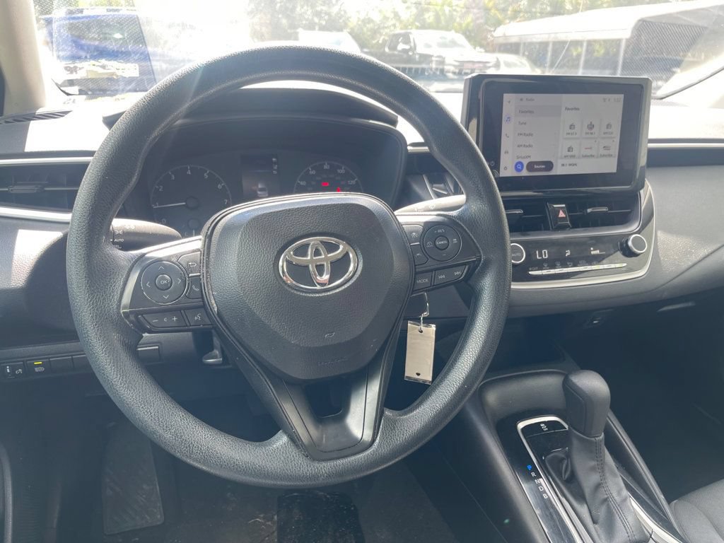 Used 2025 Toyota Corolla LE FWD image 13