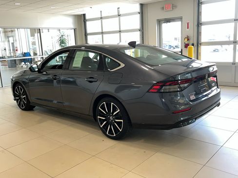 Used 2025 Honda Accord Touring image 10