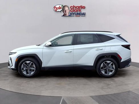 New 2026 Hyundai Tucson SEL image 2