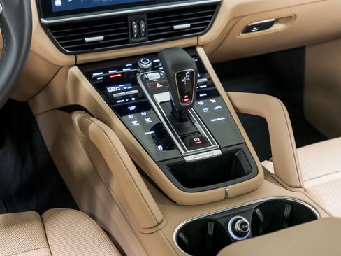 Certified 2023 Porsche Cayenne image 24