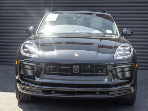 Certified 2026 Porsche Macan S AWD/4WD image 7