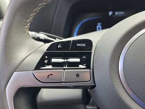 Certified 2025 Hyundai Elantra Sport image 22