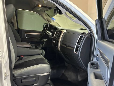 Used 2018 RAM 3500 SLT w/ Luxury Group AWD/4WD image 14