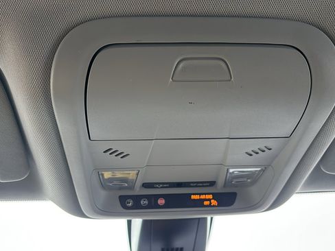 Used 2021 Chevrolet Blazer LT image 21