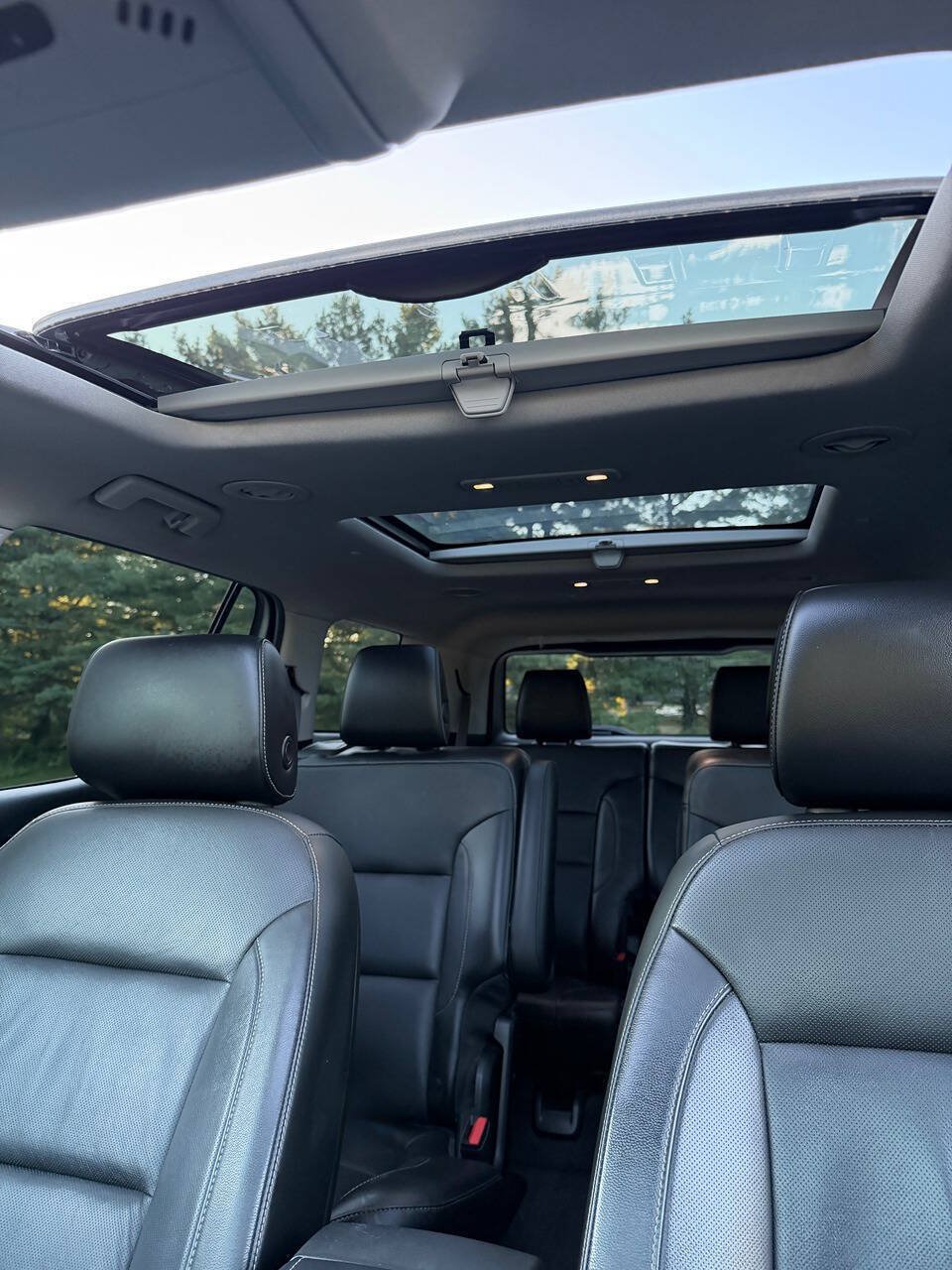 Used 2017 GMC Acadia SLT w/ LPO, Floor Liner Package AWD/4WD image 31