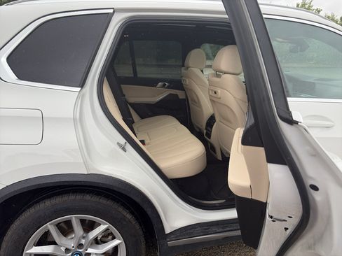 Used 2022 BMW X5 xDrive45e w/ Climate Comfort Package AWD/4WD image 18